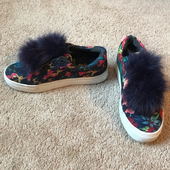 Sam Edelman floral sneaker - Picture 2 of 6